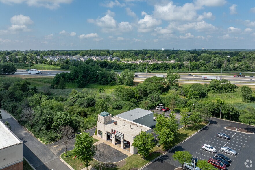 More Photos Of 2449 63rd St, Woodridge Auto Repair For Sale