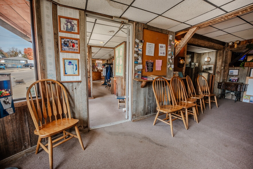 More Photos Of 176 N Market St, Shreve General Retail For Sale