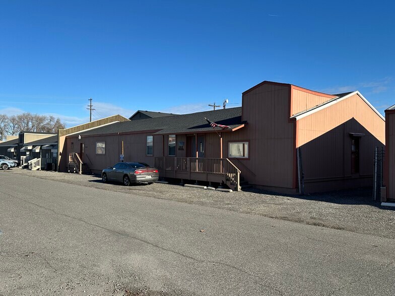 More Photos Of , Kennewick General Retail For Sale
