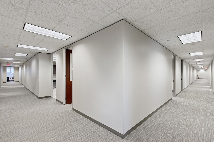 More Photos Of 840 Gessner Rd, Houston Office For Lease