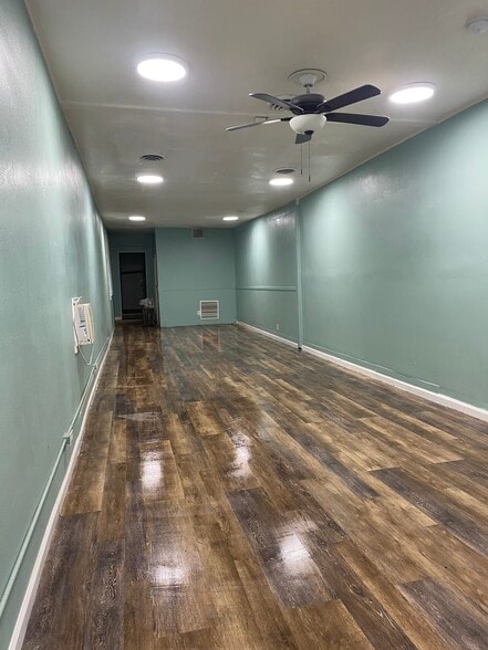 More Photos Of 415 Center St, Taft Storefront For Sale