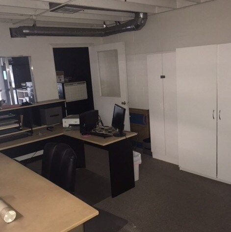 More Photos Of 1998 Harbor Blvd, Costa Mesa Showroom For Lease