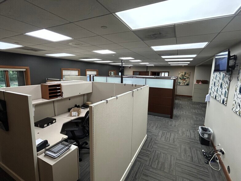 More Photos Of 2831 Dexter Dr, Elkhart Office For Sale