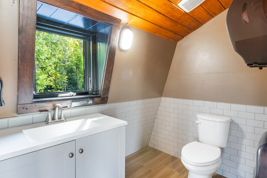 More Photos Of 851 Highway 441 S, Clayton Freestanding For Sale