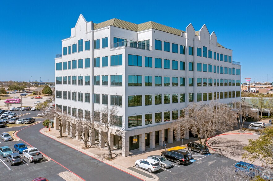 More Photos Of 2350 Airport Fwy, Bedford Office For Lease