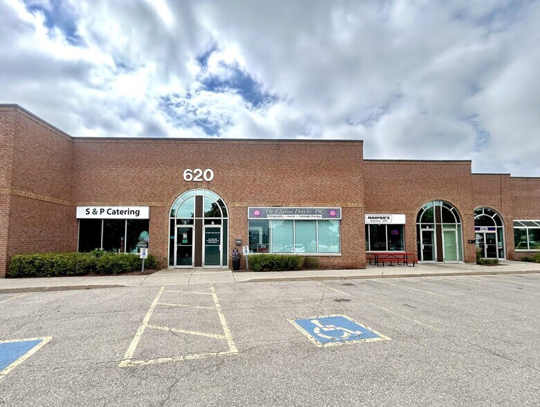 More Photos Of 620 Davenport Rd, Waterloo Freestanding For Lease
