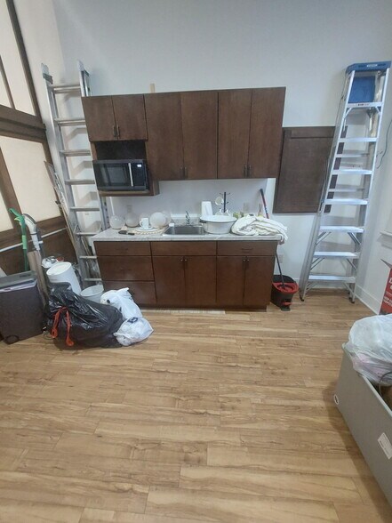 More Photos Of 207-211 E Main St, Watertown Office For Lease