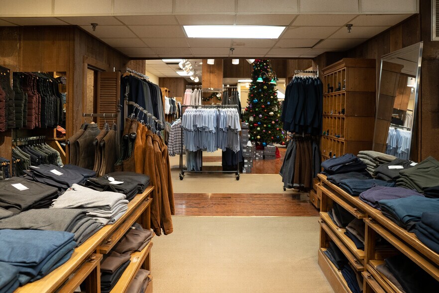 More Photos Of 4450 I-55, Jackson General Retail For Sale