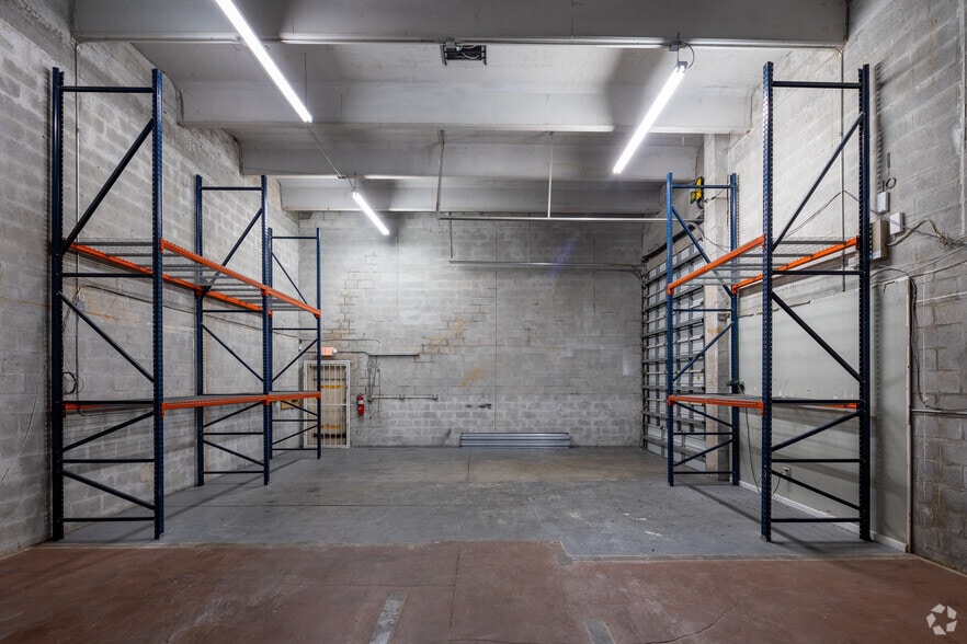 More Photos Of 3130 W 84th St, Hialeah Warehouse For Lease