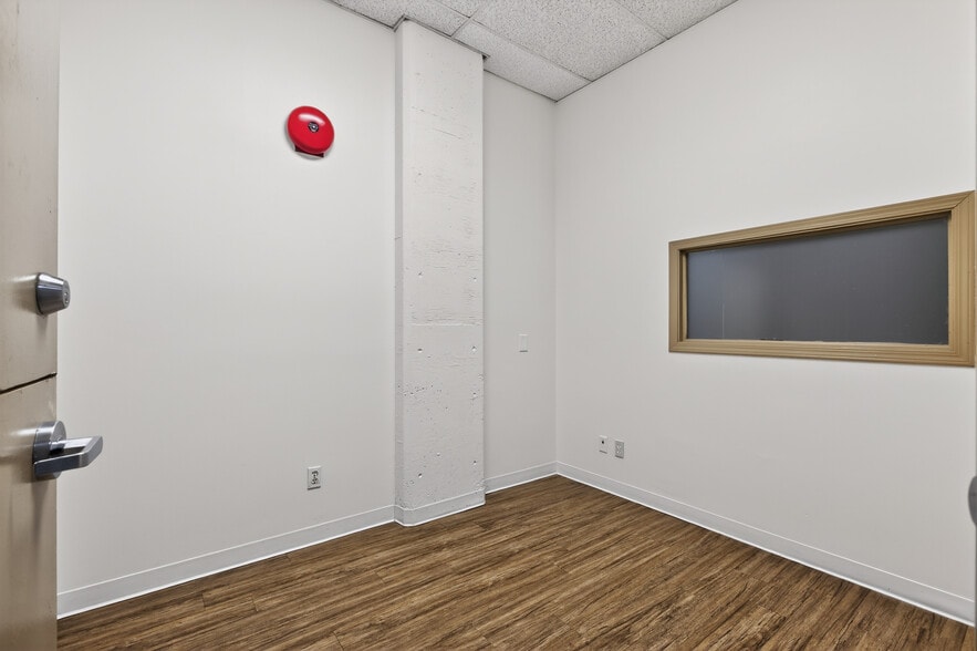 More Photos Of 437-441 E Hastings St, Vancouver Storefront Retail Residential For Lease