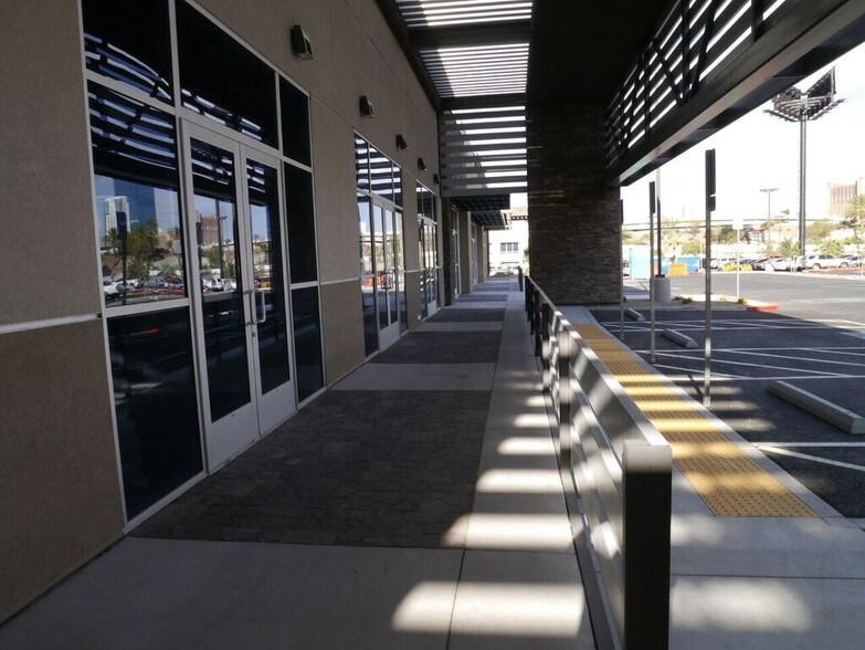 More Photos Of 2400 S Rancho Dr, Las Vegas Freestanding For Lease