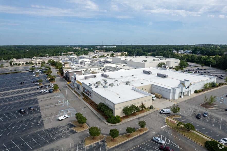 More Photos Of 100 Columbiana Cir, Columbia Unknown For Lease