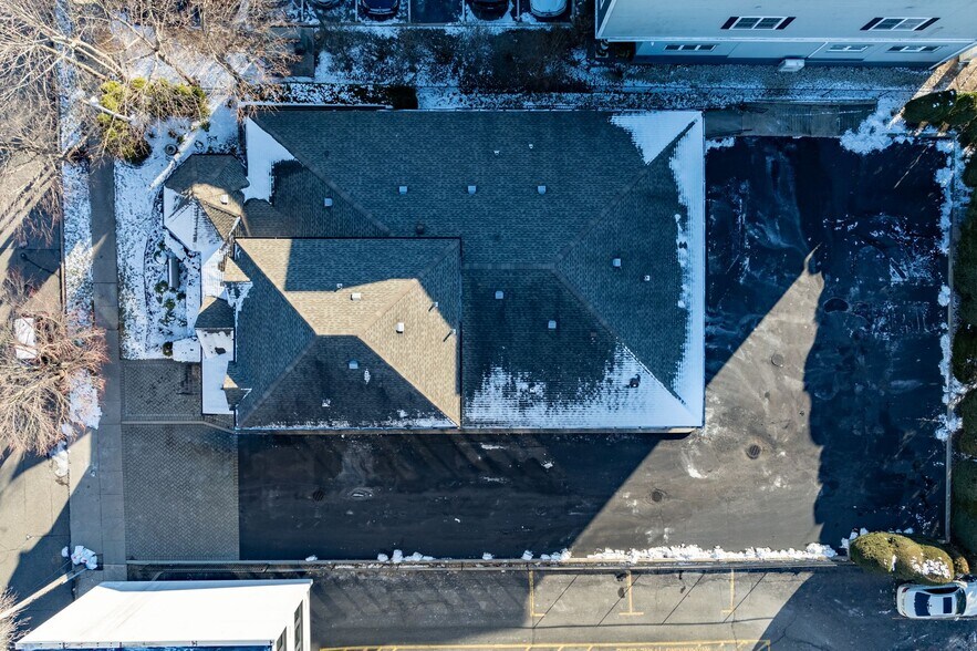 More Photos Of 29 Green St, Huntington Medical For Sale