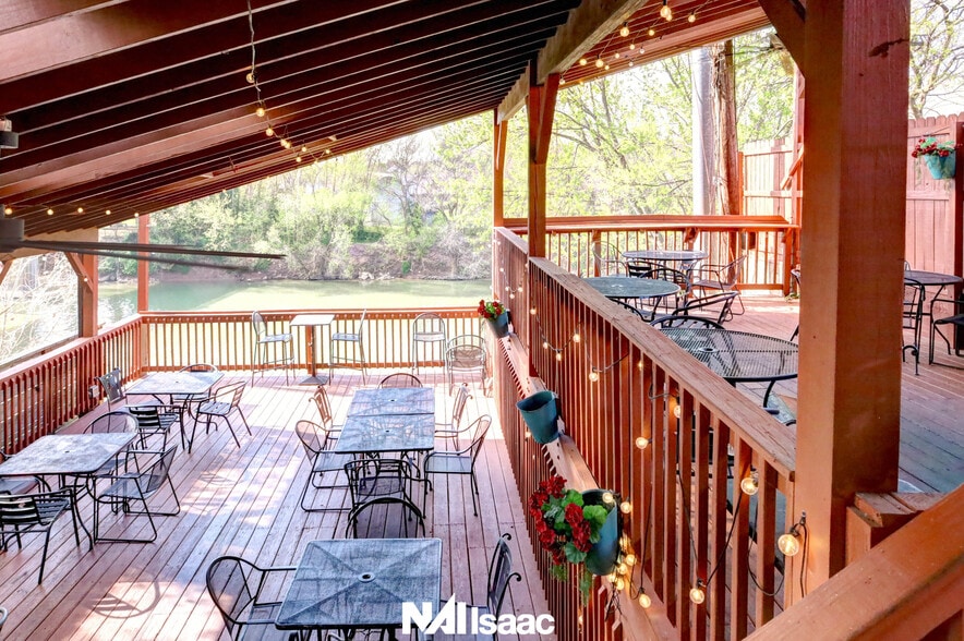 More Photos Of 103 W Main St, Frankfort Restaurant For Sale