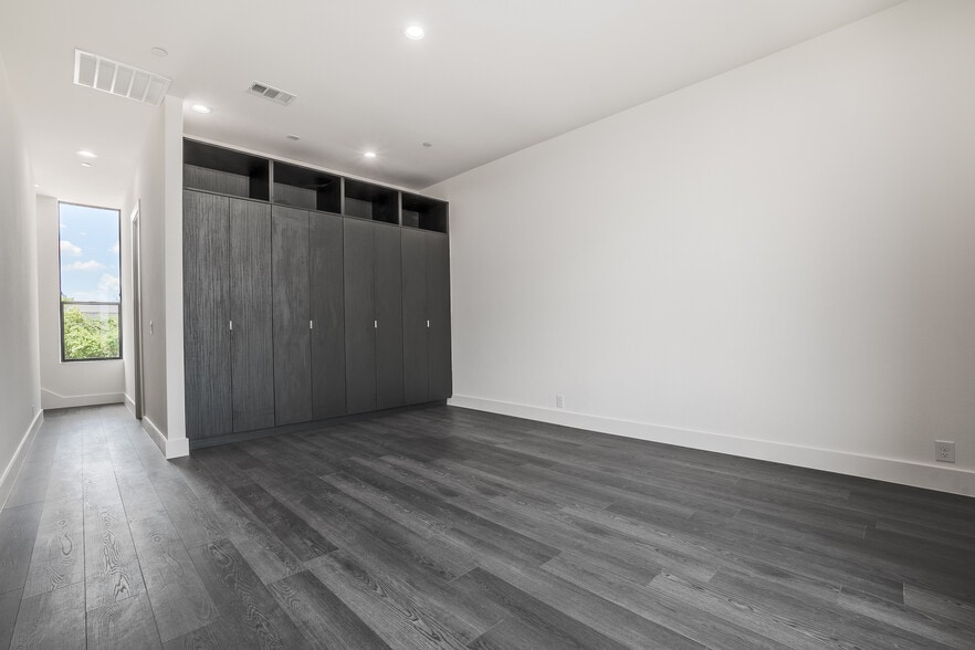 More Photos Of 4322 Roseland Ave, Dallas Apartments For Sale