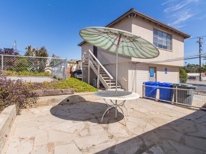 More Photos Of 315 N Vine St, Fallbrook Office For Sale