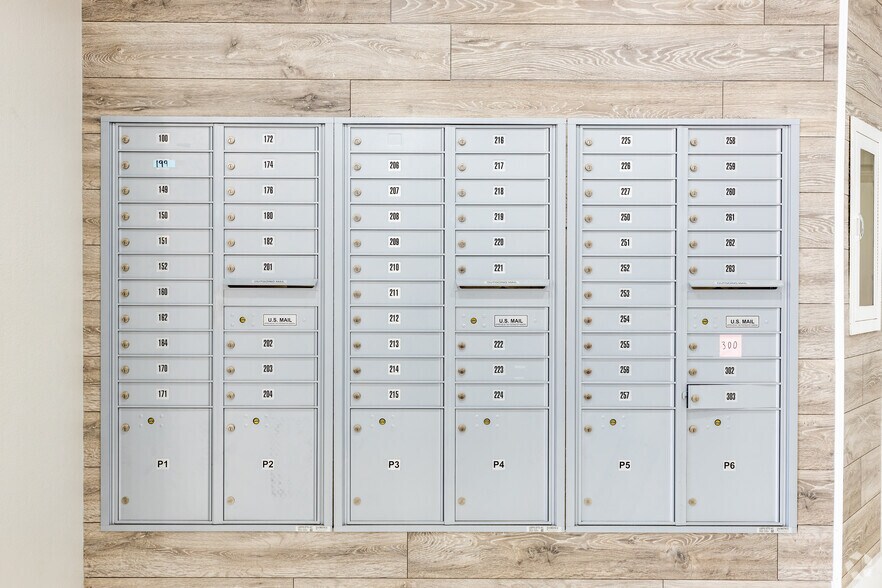 More Photos Of 6100 Lake Ellenor Dr, Orlando Office For Lease