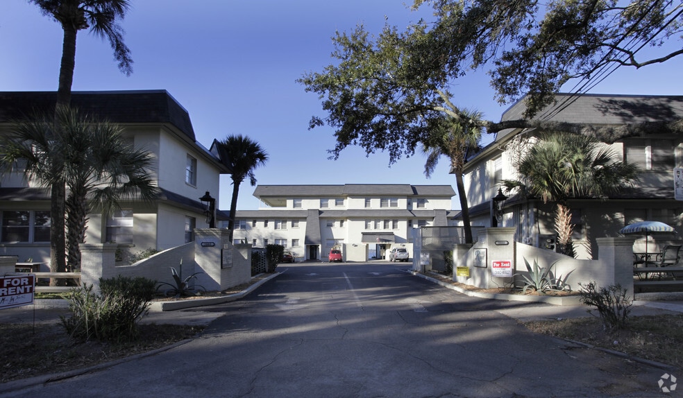 Primary Photo Of 1650 River Rd, Jacksonville Apartments For Sale
