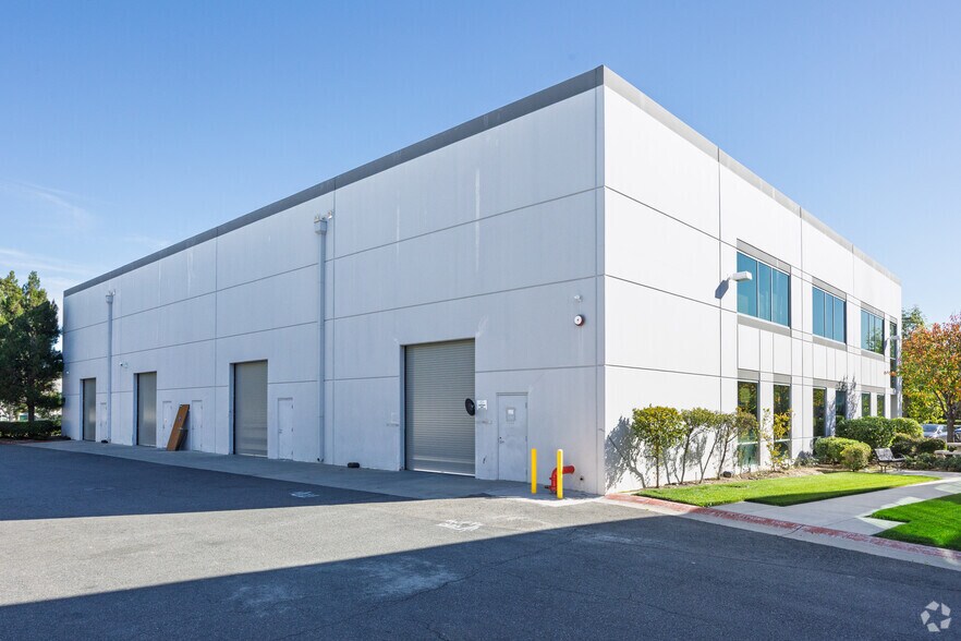 More Photos Of 601-631 Wald, Irvine Office For Lease