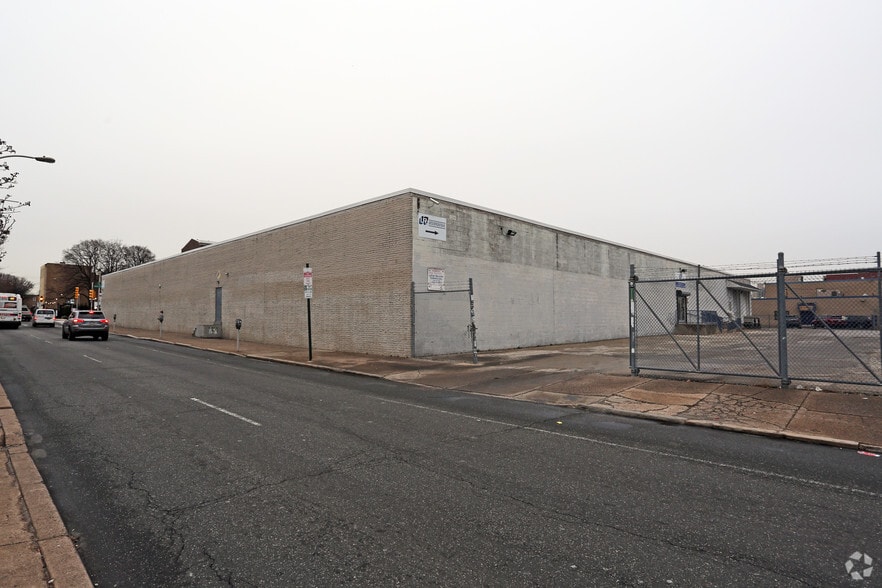 More Photos Of 606-622 Spring Garden St, Philadelphia Light Distribution For Lease