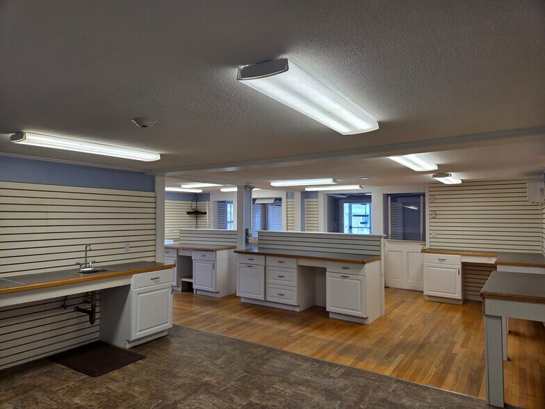 More Photos Of 290 Main St, Athol Storefront Retail Residential For Sale