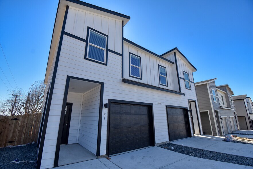 More Photos Of 6202 Oakland Rdg, San Antonio Apartments For Sale