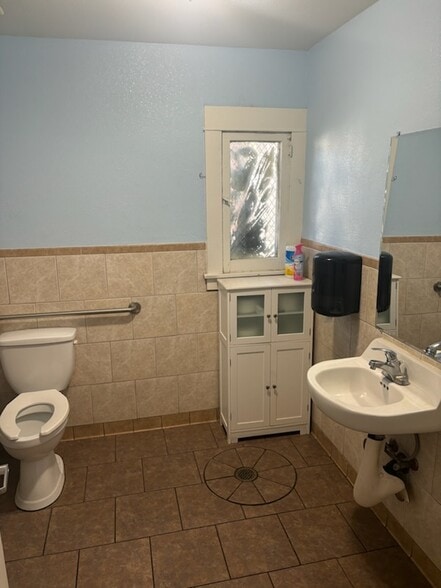 More Photos Of 6461 Brockton Ave, Riverside Restaurant For Sale