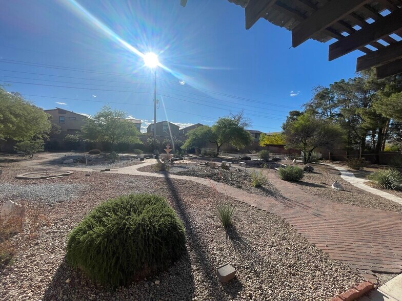 More Photos Of 2675 Westwind Rd, Las Vegas Specialty For Sale