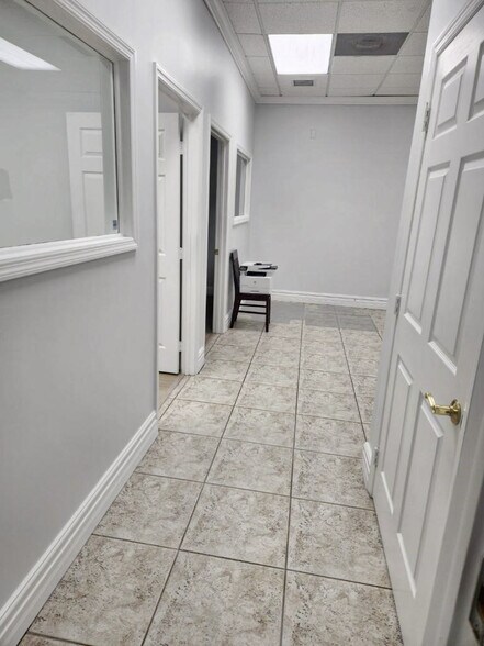 More Photos Of 1011 NW 51st St, Fort Lauderdale Light Distribution For Lease