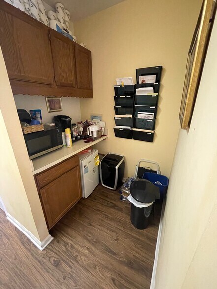 More Photos Of 8607-8609 2nd Ave, Silver Spring Medical For Sale