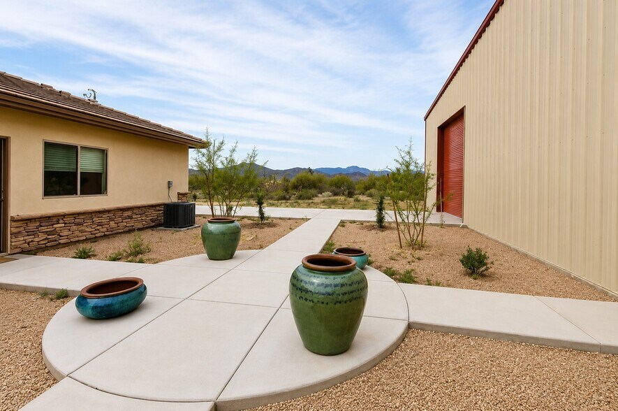 More Photos Of 34755 N 51st St, Cave Creek Warehouse For Lease
