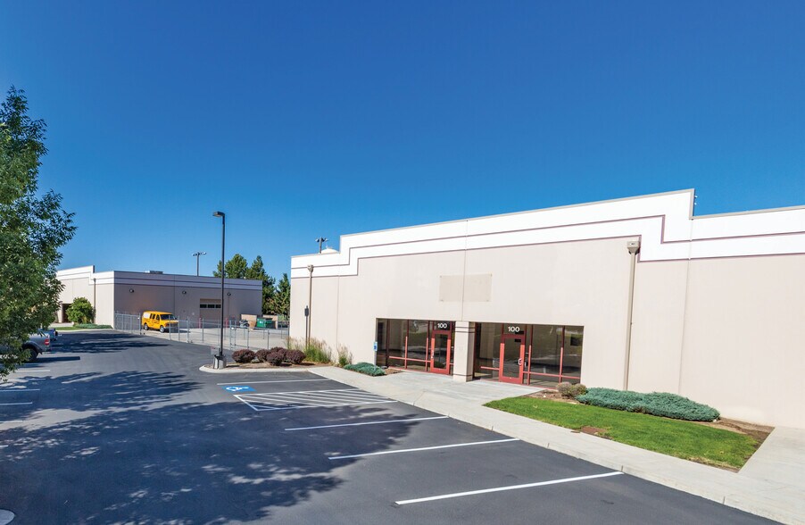 More Photos Of 501 E Scenery Ln, Meridian Showroom For Lease