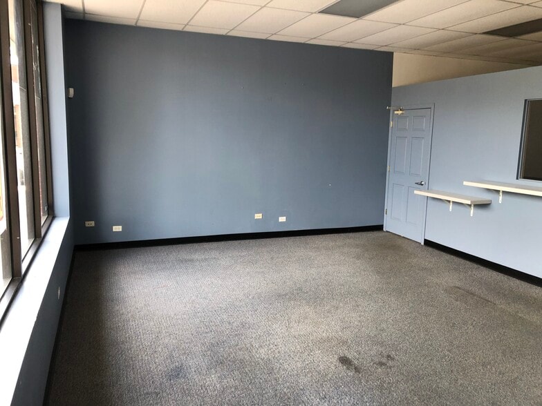 More Photos Of 4120-4128 N Milwaukee Ave, Chicago Storefront For Lease