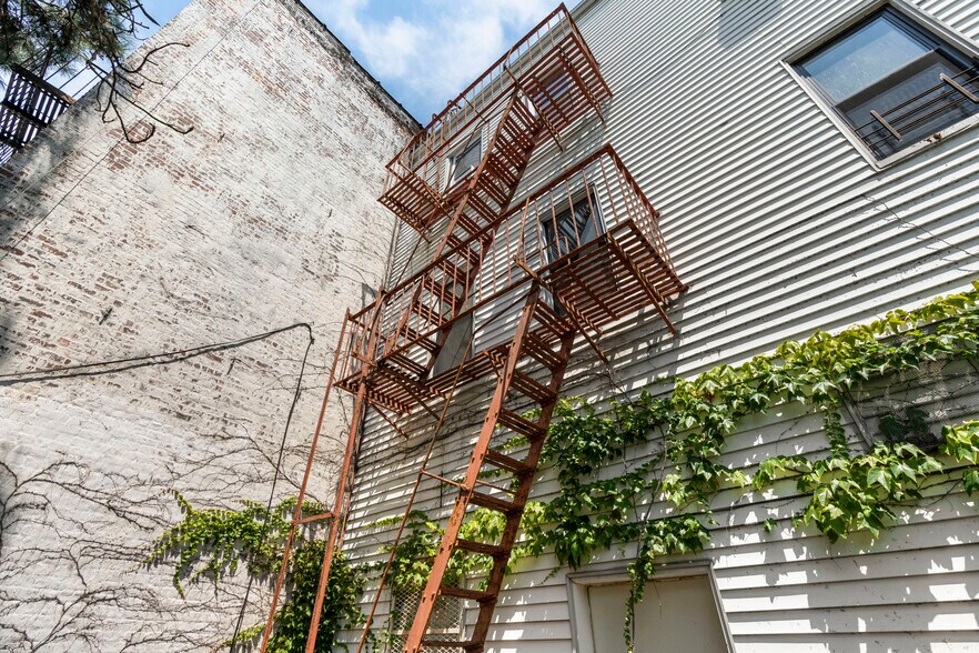 More Photos Of 1711 Zerega Ave, Bronx Storefront Retail Residential For Sale