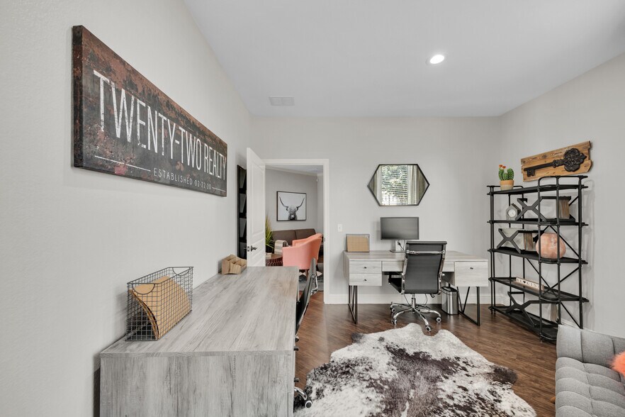 More Photos Of 550 N Walnut Creek Dr, Mansfield Office Residential For Sale