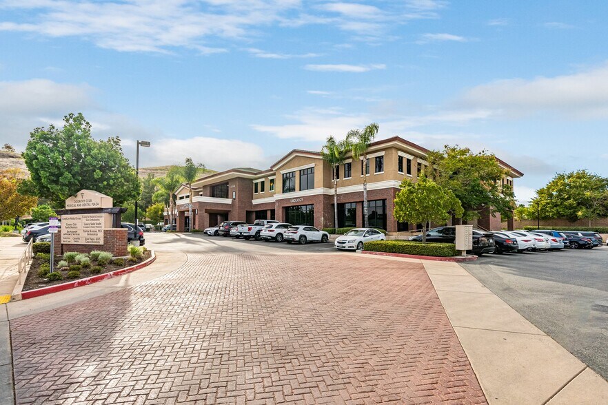 More Photos Of 15944 Los Serranos Country Club Dr, Chino Hills Coworking Space