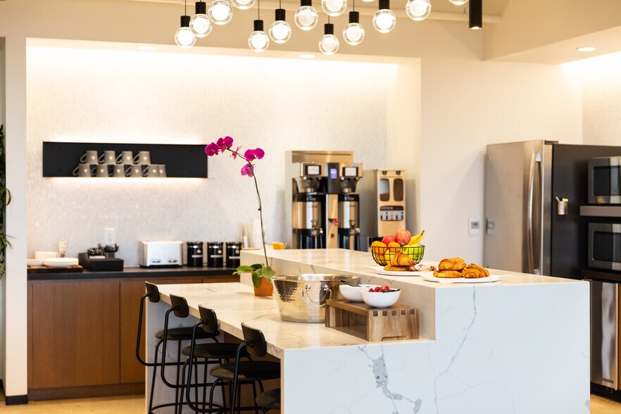 More Photos Of 9255 W Sunset Blvd, West Hollywood Coworking Space