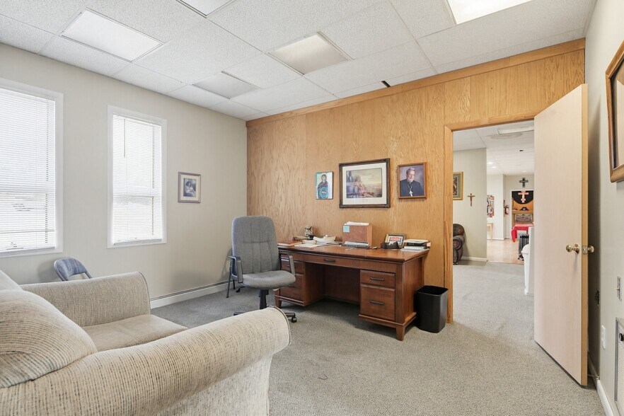 More Photos Of 346 Old New Windsor Pike, Westminster Flex For Sale