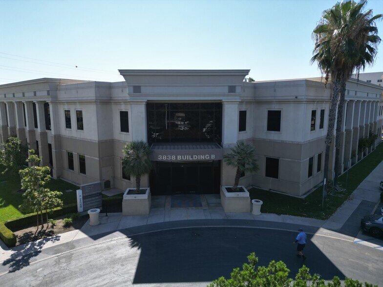 More Photos Of 3838 San Dimas St, Bakersfield Medical For Lease