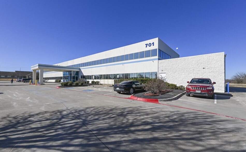 More Photos Of 701 E Rendon Crowley Rd, Burleson Medical For Lease