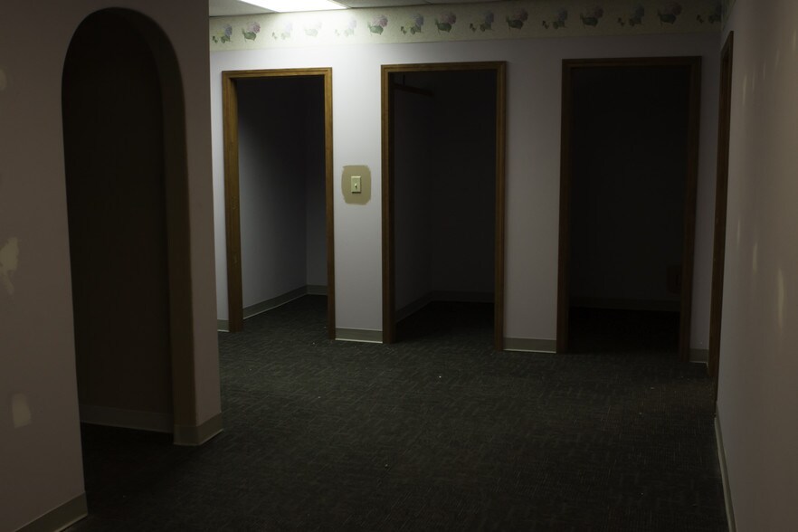 More Photos Of 210-240 Professional Ct, Lafayette Office For Sale