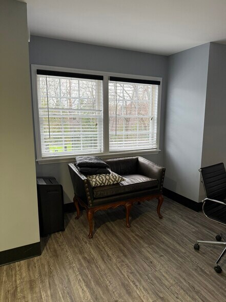 More Photos Of 1015-1029 Bullard Ct, Raleigh Office For Sale