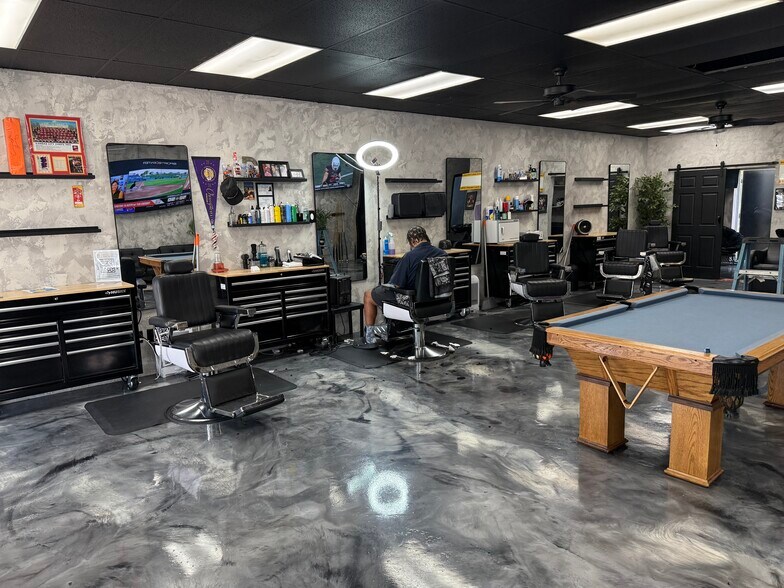 More Photos Of 805-807 W Main St, Blue Springs Storefront Retail Office For Sale