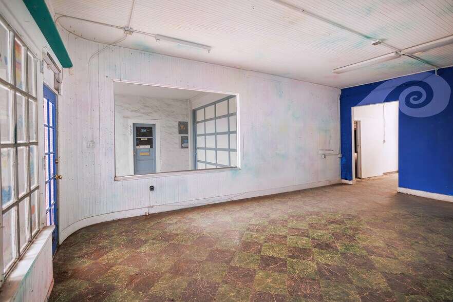 More Photos Of 535-539 Main St, Half Moon Bay Storefront Retail Residential For Sale