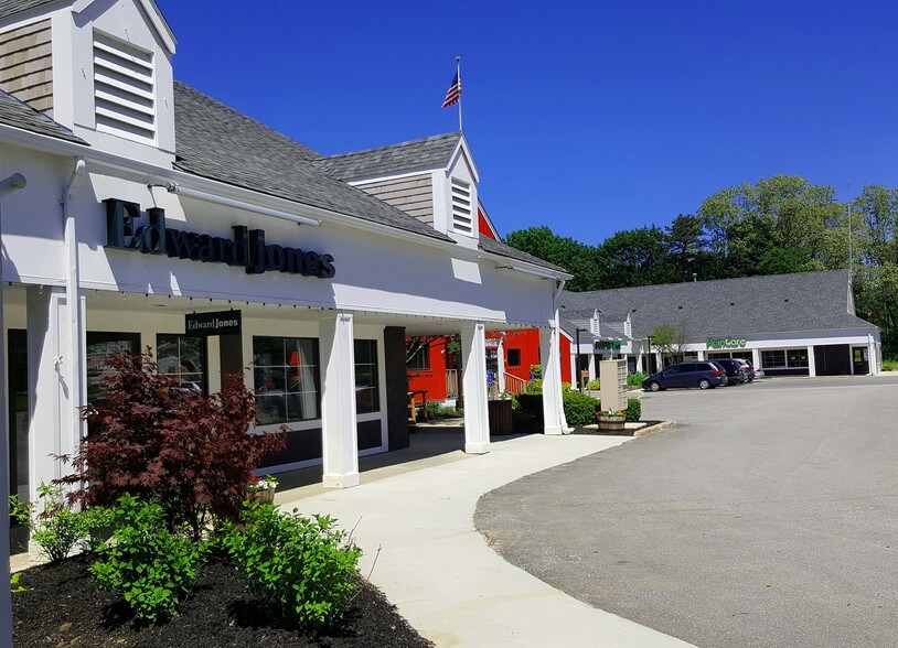More Photos Of 1976 White Mountain Hwy, North Conway Storefront Retail Office For Lease