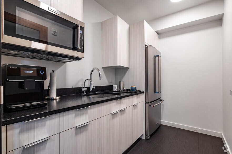 More Photos Of 4376 Forestdale Dr, Park City Research And Development For Lease