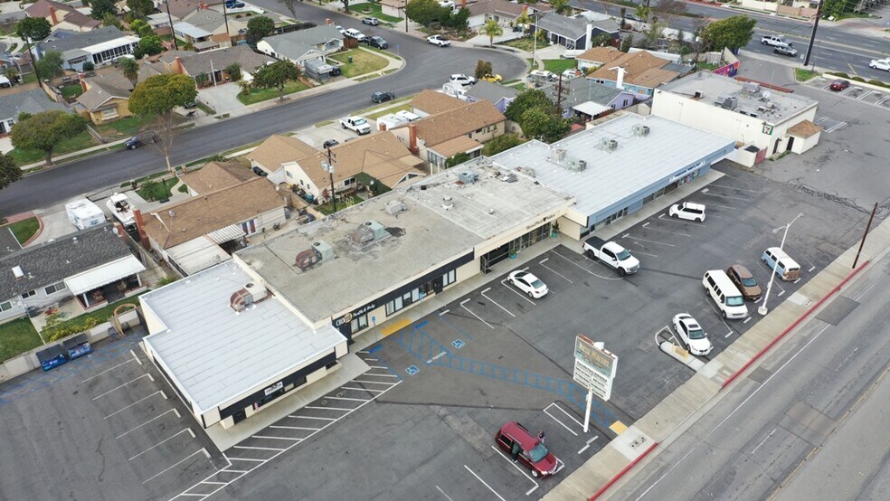 More Photos Of 17055 Newland St, Huntington Beach Unknown For Lease