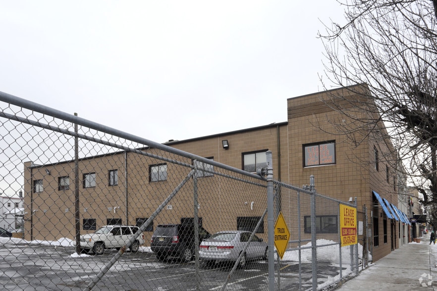 More Photos Of 238 Mulberry St, Newark Office For Lease