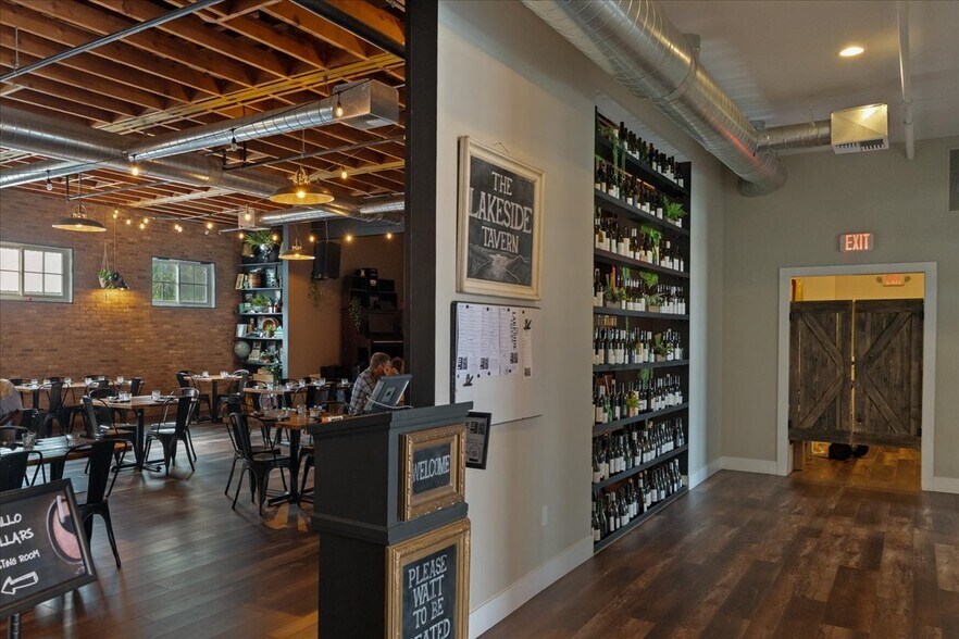 More Photos Of 2037 W Woodin Ave, Chelan Restaurant For Sale