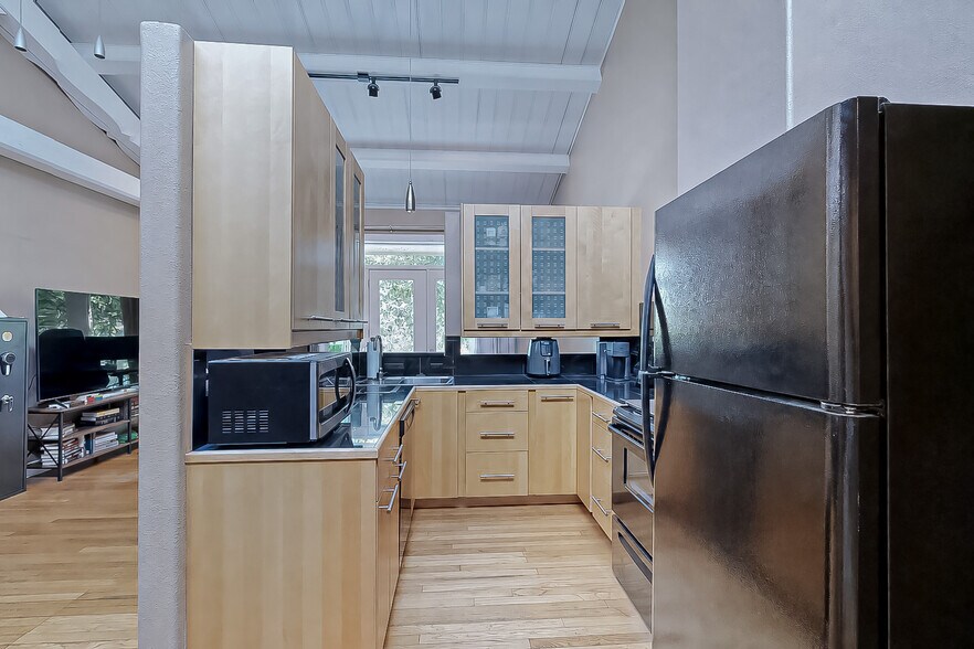 More Photos Of 139 N Grand Ave, Pullman Apartments For Sale